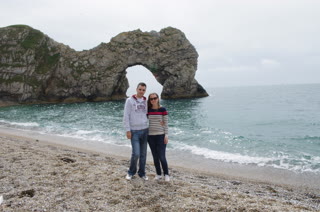 Los dos frente al arco de Durdle Door