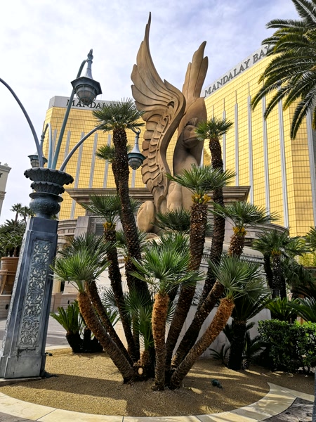 Esculturas doradas del Mandalay Bay