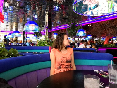 El neón del Fireside Lounge