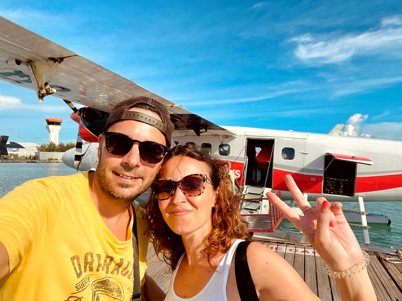 Antes de embarcar en el hidroavión