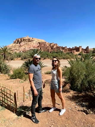 Frente a la kasbah de Ait Ben Haddou