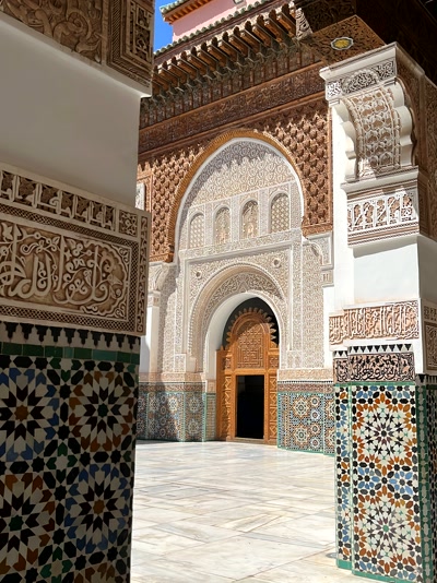 Detalle de los azulejos de la Madraza
