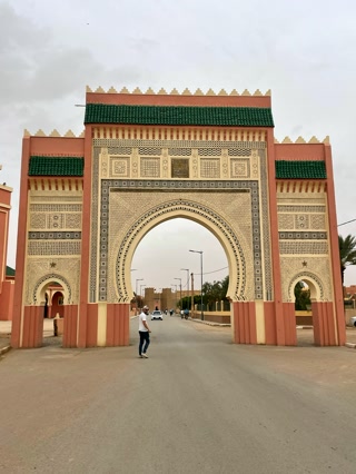 Puerta de un pueblo del sur de Marruecos