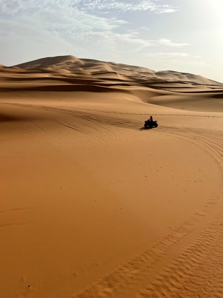 Recorriendo las dunas en quad