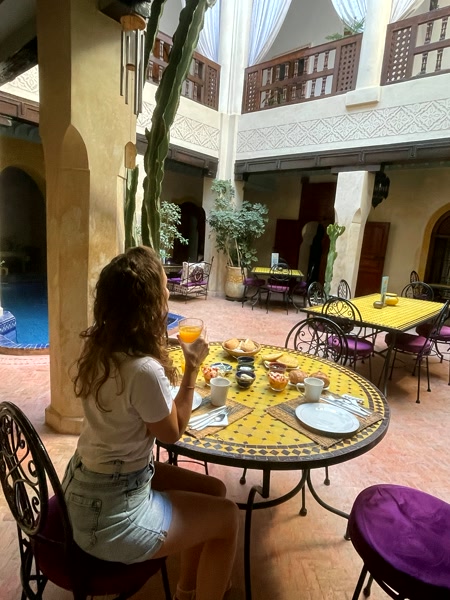 Desayuno en el riad antes de salir