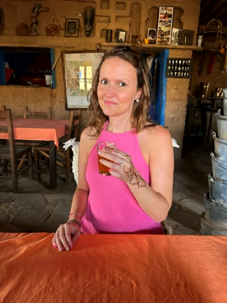 Un té y henna tradicional en el camino