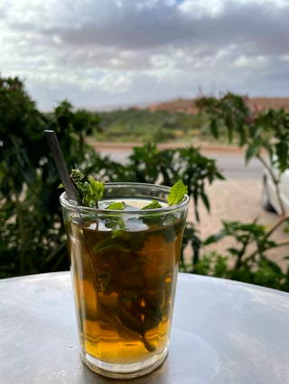Té a la menta con vistas al valle