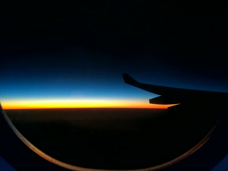 Despedida desde la ventanilla del avión