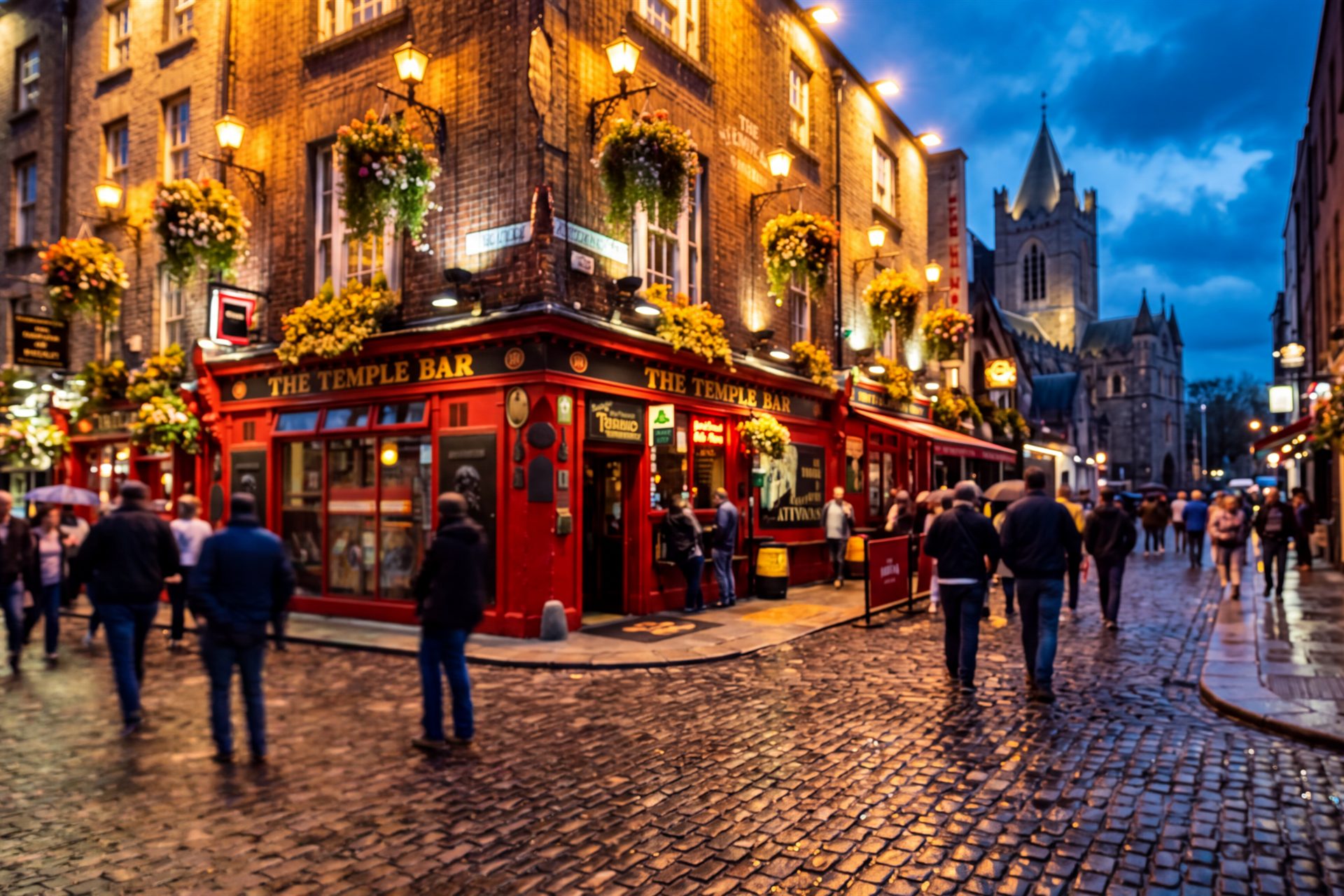 Viaje a Dublín en 4 días: el Temple Bar iluminado al anochecer