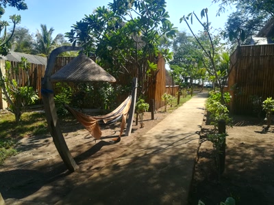 Hamaca en el jardín del hotel