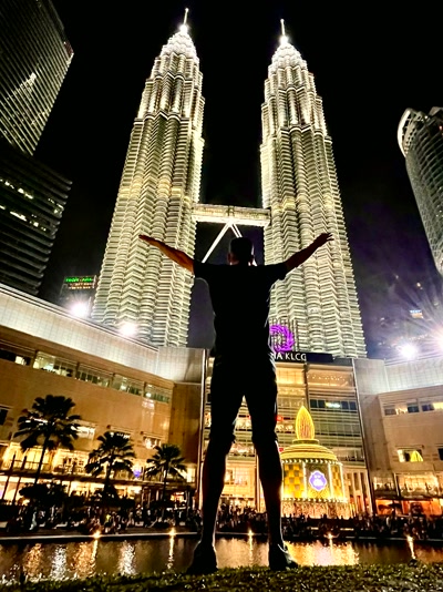 Las Petronas de noche