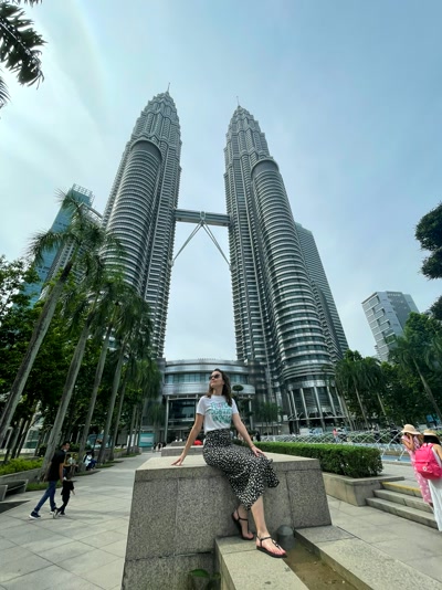 Detrás de las Petronas
