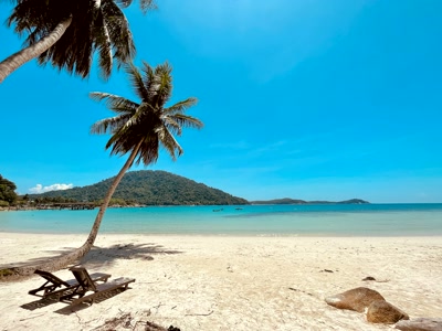 Tumbonas en Teluk Pauh