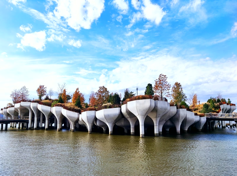 Little Island, el parque flotante — viaje a Nueva York en otoño