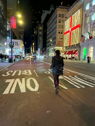 La Quinta Avenida de noche