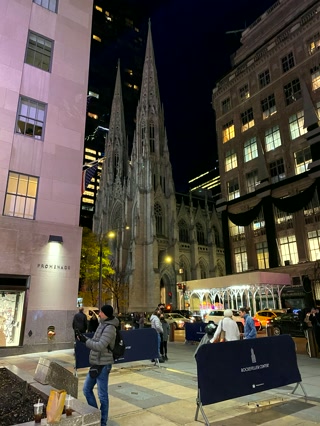 La Catedral de San Patricio iluminada