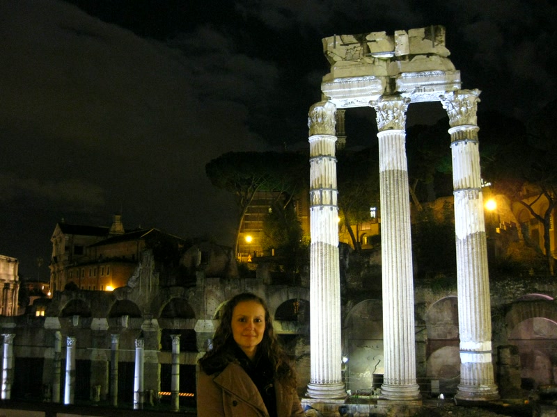 El Templo de Cástor y Pólux de noche