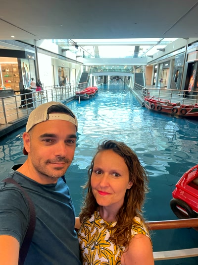 En los canales del Shoppes