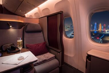 Volar en business con Qatar Airways: la cabina y el skyline de Doha por la ventanilla