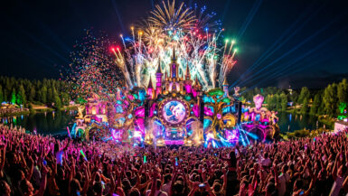 Entradas Tomorrowland: escenario principal con fuegos artificiales