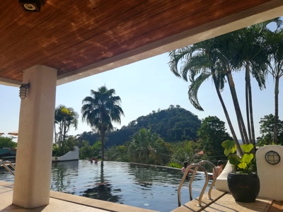 La piscina del hotel en Ao Nang