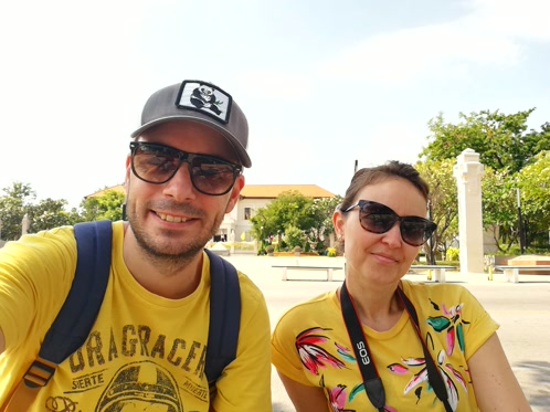 Sentados a la sombra