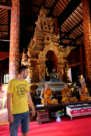 Los monjes de cera del templo